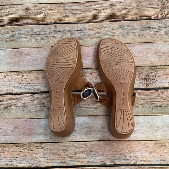 Minnetonka Beaded Sandals - Picture 2 of 6